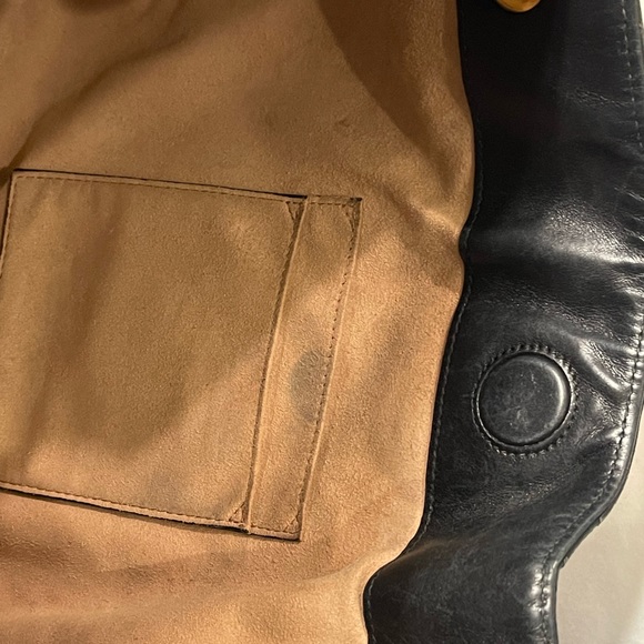 Gucci GG Marmont Shoulder Chain Calfskin Matelasse Quilted Black Handbag - Picture 11 of 16